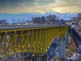 長野県 冬の八ヶ岳高原大橋