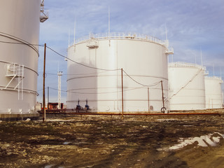 Storage tanks for petroleum products