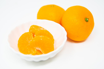 お皿に入ったみかん