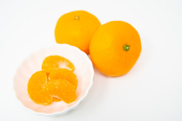 お皿に入ったみかん