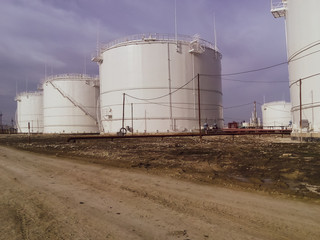 Storage tanks for petroleum products