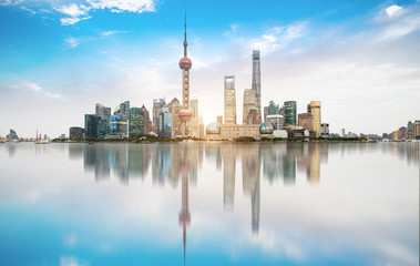 Fototapeta premium Shanghai skyline with historical Waibaidu bridge, China