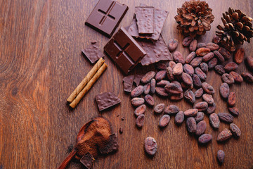 Chocolate bars and chocolate powder With cocoa beans