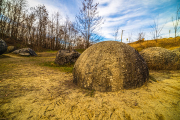 Trovantii – the strangest living stones in Romania.