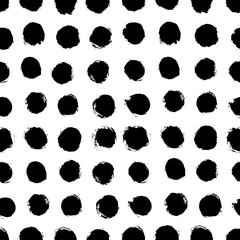 Nahtlose Tupfenmuster handgezeichnet mit einem Pinsel. Vektor-Monochrom Grunge-Textur von Kreisen. Skandinavischer Hintergrund in einem einfachen Stil zum Bedrucken von Textilien, Papier, Tapeten, Druck auf T-Shirts