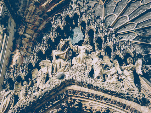 Parvis de la cathedrale Notre-Dame de Reims