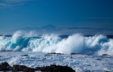 Gran Canaria, breaking waves