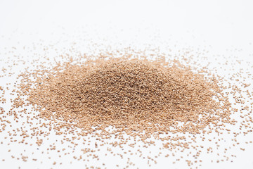 Fototapeta na wymiar Sesame seeds isolated on white background 