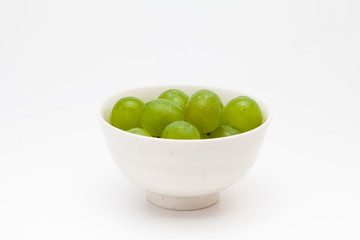 Green grapes with bowl 