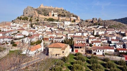 Fototapeta na wymiar Vista del pueblo de Moclin y el castillo, en la provincia de Granada