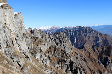 cima montagna dolomiti neve