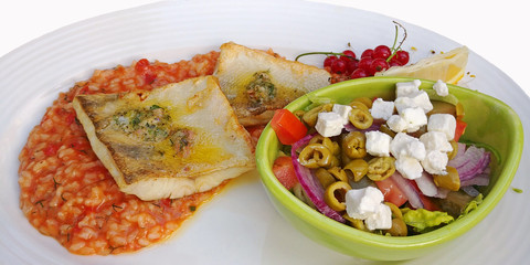 Dorsch mit Reis und gemischten Salat