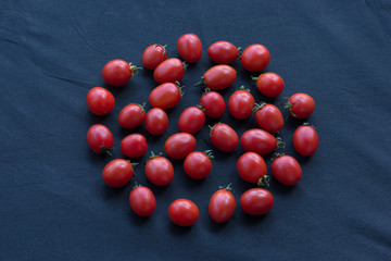 Cherry tomatoes, tomatos