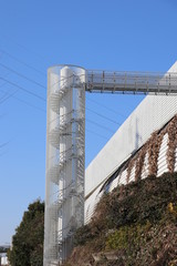 高速道路避難階段