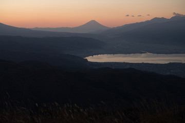 【秋】高ボッチ高原の夜明け