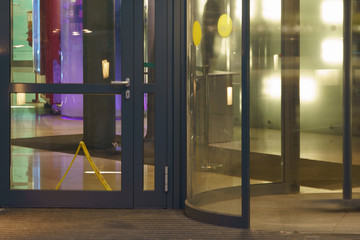 Photography of the revolving door.