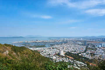 Obraz premium VUNG TAU, VIETNAM - DECEMBER.24.2020: View over vung tau at christmas