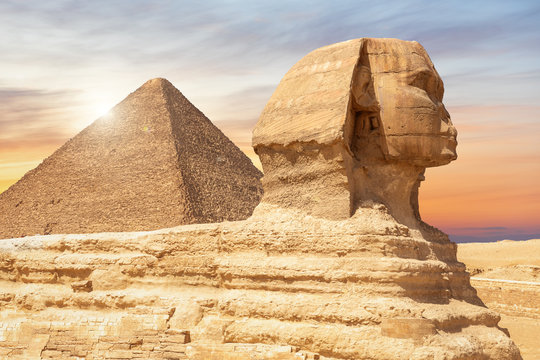The Spinx of Giza and the Pyramid of Cheops, Cairo, Egypt
