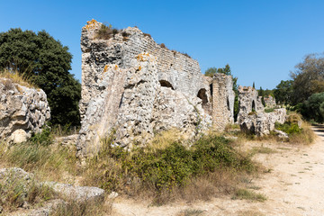 Fototapeta na wymiar Remains of the roman Barbegal aqueduct near Fontvieille