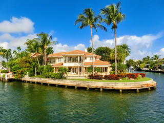 Fototapeta Luxury mansion in exclusive part of Fort Lauderdale obraz