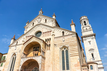 Fototapeta na wymiar Verona, Italy. View of Verona Cathedral (Cattedrale di Santa Maria Matricolare) in sunny day.