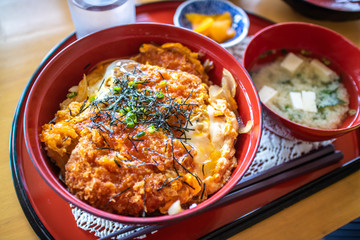 日本の丼もの　カツ丼