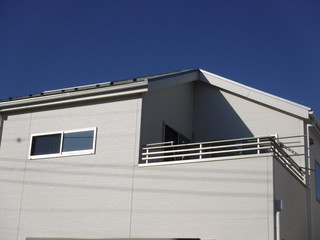 House with balcony - バルコニーのある家