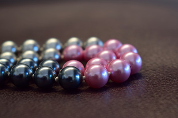 Pearl necklace It is a beautiful necklace in many colors.