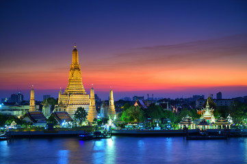Fototapeta na wymiar Landscape of Thai ancient Pagoda called 