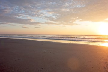 Fototapeta na wymiar Beach sunrise florida