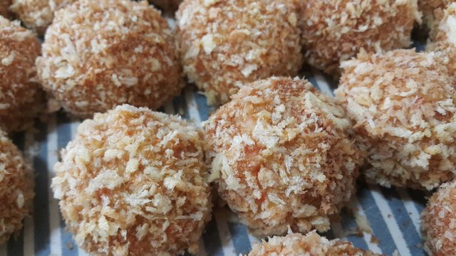Closeup view of fried pizza bombs or pizza balls are altered form of pizza.