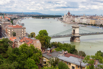 Naklejka premium View at Budapest with hungarian parliament building and chain bridge