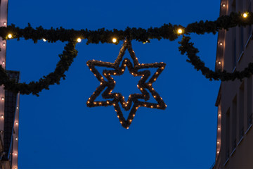 Weihnachts-Straßenbeleuchtung in Öhringen