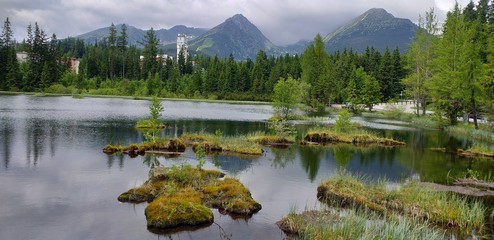 Polodowcowe jezioro w Tatrach