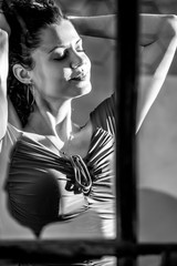 Modelo posando para sesiones de moda y retrato