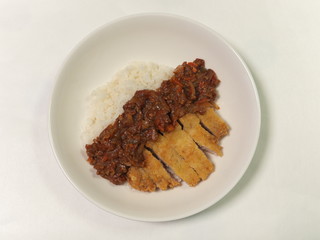 キーマカツカレー