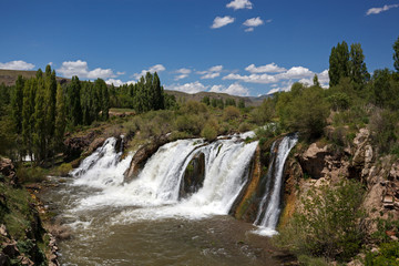 Fototapeta na wymiar Muradiye waterfall