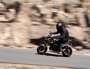 Barrido moto en el desierto