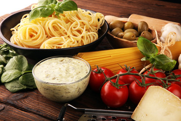 Spaghetti with gorgonzola and spinach souce with ingredients