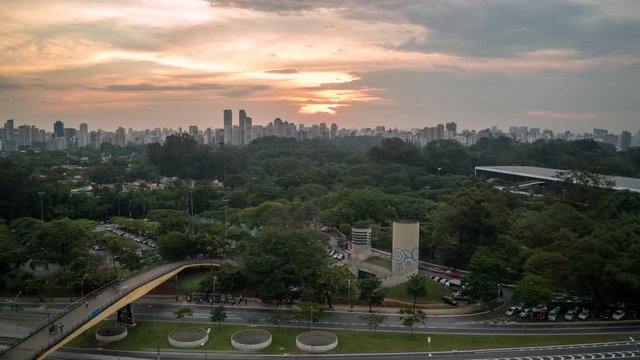 P&ocirc;r do Sol Parque Ibirapuera