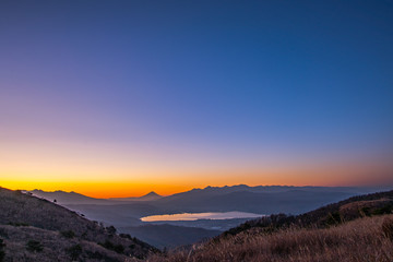 【秋】高ボッチ高原の夜明け