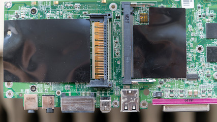 Connectors for inserting RAM memories in notebook.
