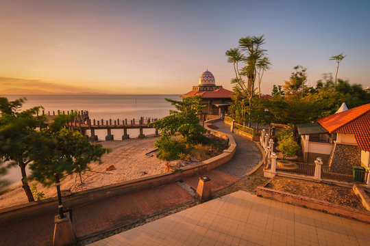 long exposure of a floating mosque at Kuala Perlis during sunset