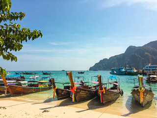 Fototapeta na wymiar tropical beach in thailand