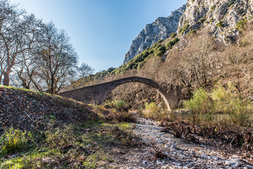 Fototapeta na wymiar Traditional stone bridge of Pyli at Trikala, Thessalia, Greece