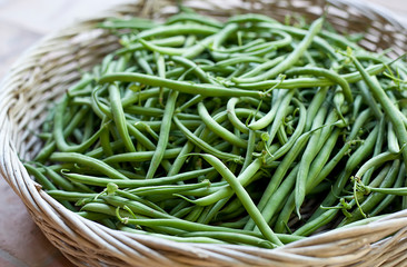 green beans in basket