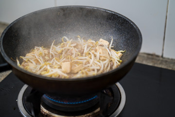 Fried Bean sprouts with tofu 