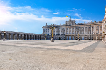 Fototapeta na wymiar Royal palace in Madrid, Spain