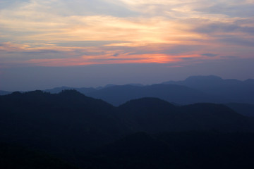 Fototapeta premium beautiful sunrise over the hill