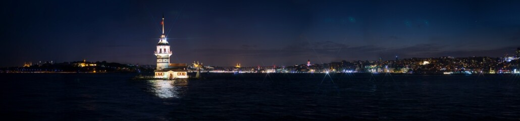 Fototapeta na wymiar istanbul panoramic view. Maiden's Tower (kiz kulesi), galata tower, hagia sophia, blue mosuqe, golden horn, in istanbul - Turkey